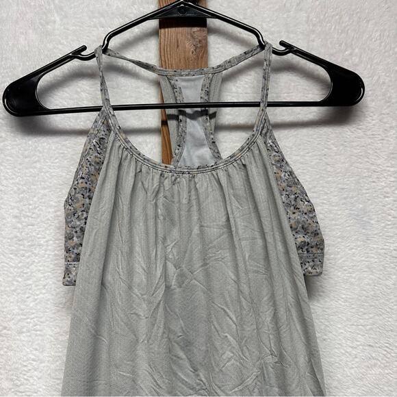 Lululemon No Limits Tank in Silver Spoon‎ / Petite Fleur Silver Spoon Size 6 - Picture 4 of 10